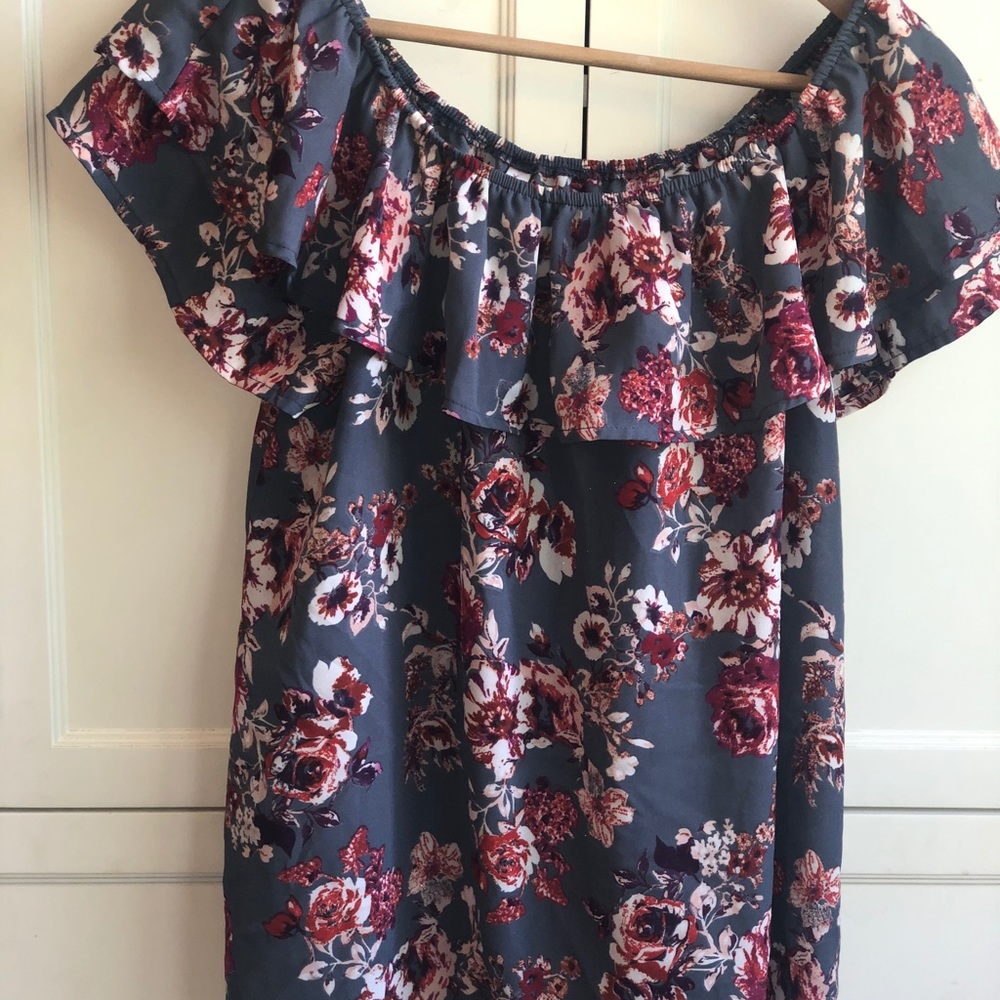 ❣️off shoulder floral top